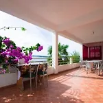 In With Sea View, Terrace, Wifi, Washing Machine 4209-2 塞利讷